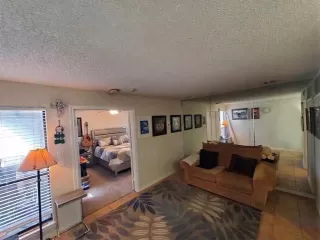 Photo #6: 21207845 Listing