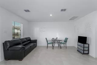 Photo #3: 21208748 Listing