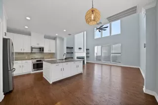 Photo #5: 21209263 Listing 