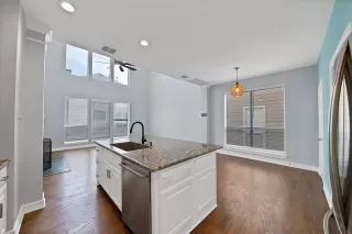 Photo #6: 21209263 Listing 