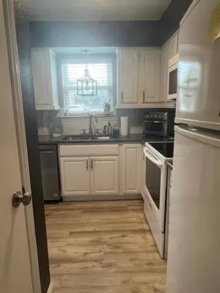 Photo #6: 21210845 Listing 