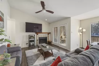 Photo #6: 21211739 Listing