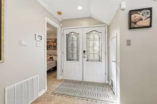 Photo #6: 21213889 Listing