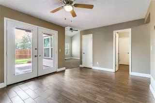 Photo #5: 21214730 Listing