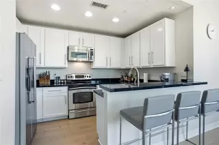 Photo #6: 21214999 Listing