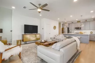 Photo #4: 21215178 Listing 