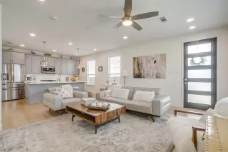 Photo #5: 21215178 Listing 