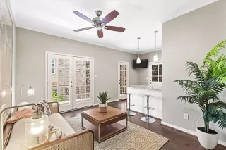 Primary Photo for MLS#: 21216278