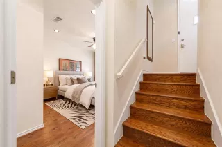 Photo #3: 21216787 Listing