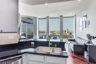 Photo #5: 21217855 Listing