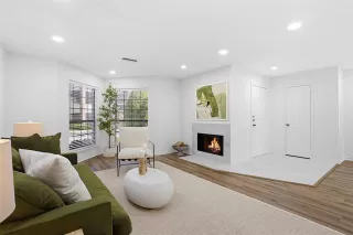 Photo #4: 21217881 Listing