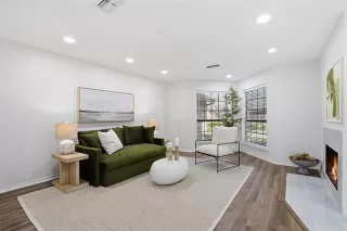 Photo #5: 21217881 Listing