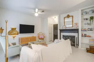 Photo #4: 21219912 Listing