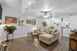 Photo #3: 21220418 Listing 