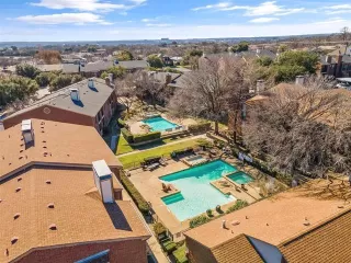 Photo #4: 21220418 Listing 