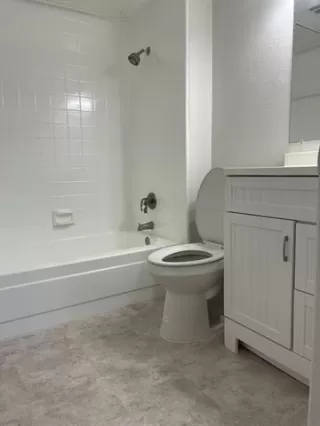 Photo #4: 21220667 Listing 