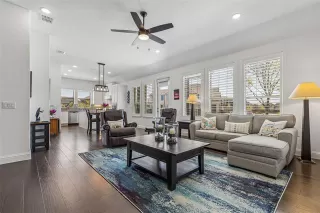 Photo #2: 21222725 Listing