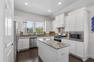 Photo #4: 21222725 Listing