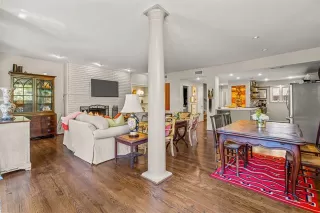 Photo #5: 21224695 Listing