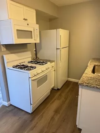 Photo #4: 21224950 Listing