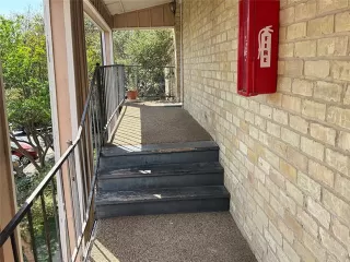 Photo #5: 21225106 Listing