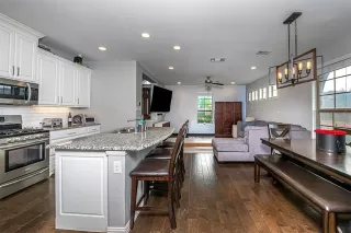 Photo #4: 21225539 Listing 