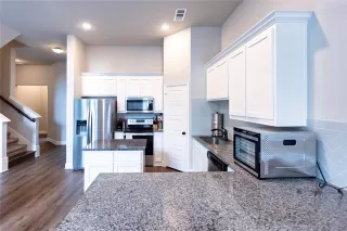 Photo #5: 21227942 Listing 