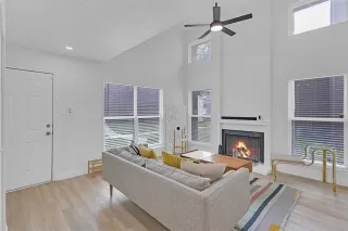 Photo #2: 21229466 Listing