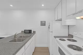 Photo #6: 21229466 Listing