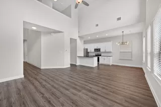 Photo #5: 21229506 Listing