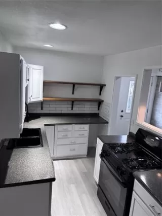 Photo #2: 21230647 Listing 