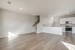 Photo #5: 21230709 Listing 