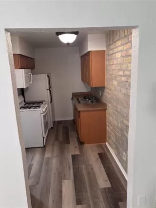 Photo #4: 21230750 Listing