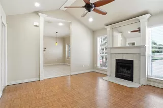 Photo #4: 21230975 Listing 