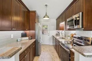 Photo #2: 21231420 Listing