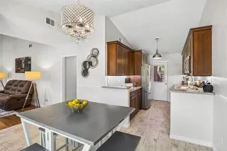 Photo #3: 21231420 Listing