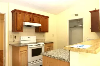 Photo #4: 21231901 Listing 