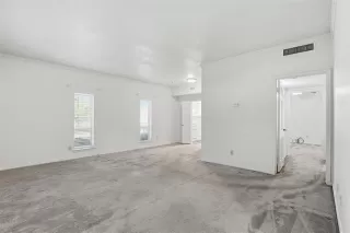 Photo #6: 21232134 Listing