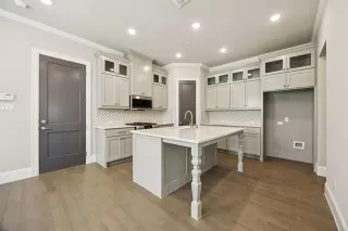 Photo #6: 21233586 Listing