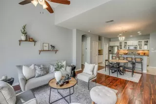 Photo #2: 21234365 Listing 