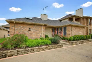 Photo #2: 21234648 Listing