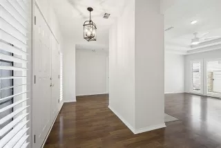 Photo #4: 21234648 Listing