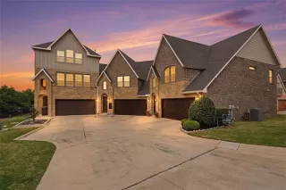 Photo #4: 21234775 Listing