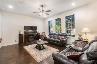 Photo #5: 21234817 Listing 