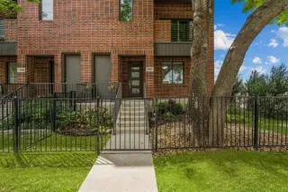 Photo #2: 21236402 Listing