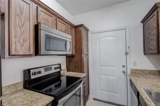 Photo #3: 21240221 Listing 