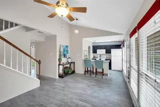 Photo #5: 21241861 Listing 