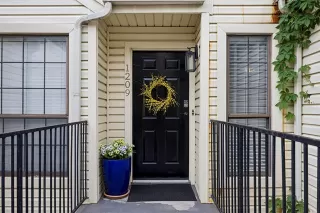 Photo #3: 21242269 Listing 