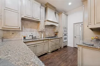 Photo #4: 21243312 Listing 