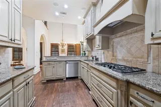 Photo #5: 21243312 Listing 